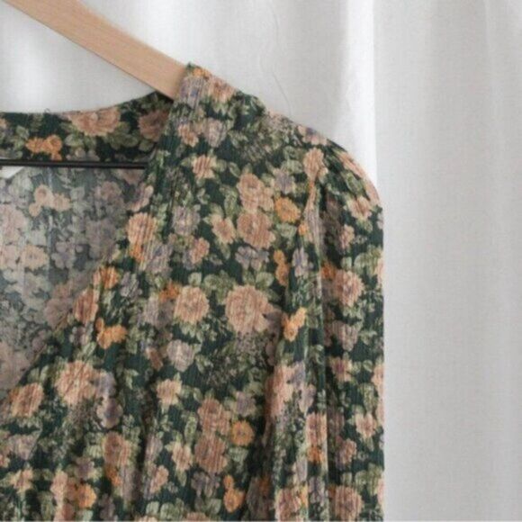 American Eagle Cropped Long Sleeve Floral Wrap Top with Tie Extra Small - Picture 2 of 6